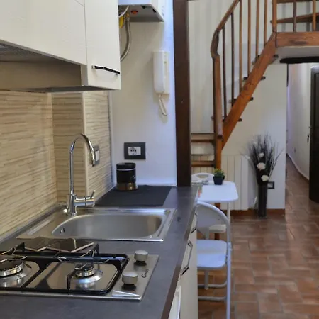Apartment Via Del Grillo 8 *