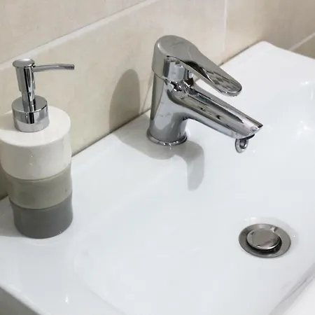 Via Del Grillo 8 * Perúgia